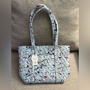 Vera Bradley Peanuts Ski Jump Snoopy Winter Sky Small Vera Tote Bag NWT